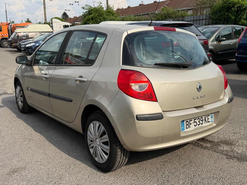 RENAULT CLIO III CONFORT DYNAMIQUE 1.4 16V 2007
