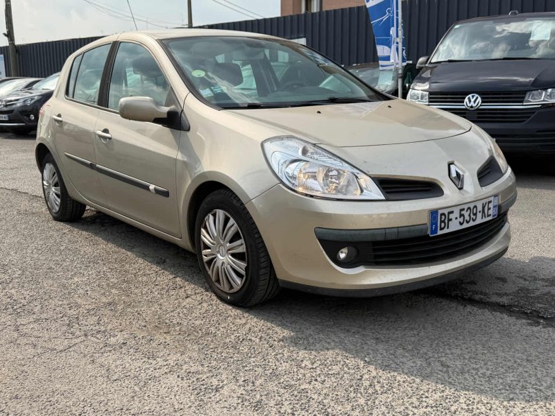 RENAULT CLIO III CONFORT DYNAMIQUE 1.4 16V 2007