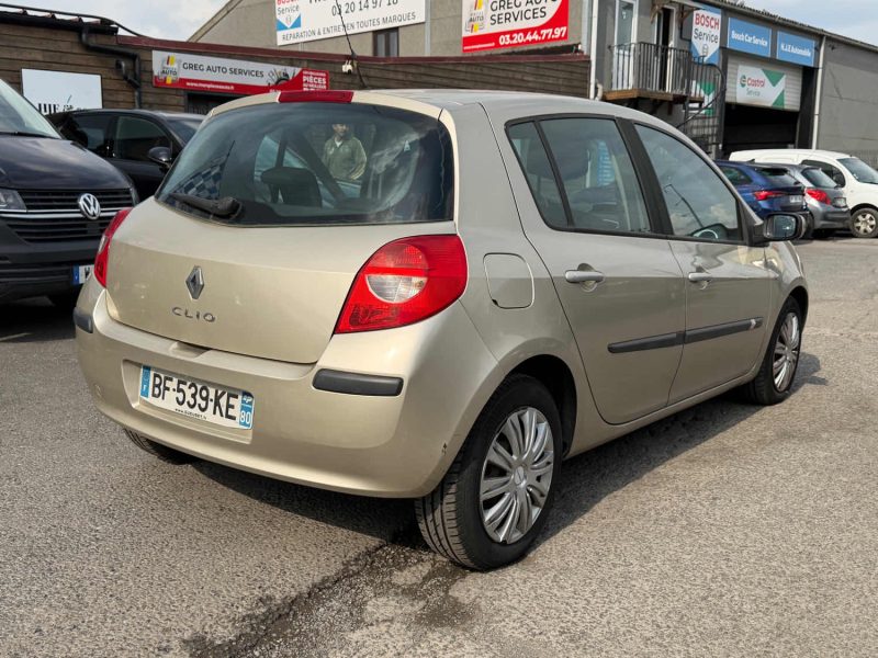 RENAULT CLIO III CONFORT DYNAMIQUE 1.4 16V 2007