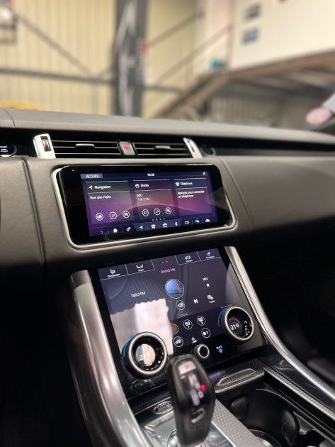 ROVER RANGE ROVER P400e HSE DYNAMIC 2.0 404CH (TOIT PANORAMIQUE OUVRANT, APPLE CARPLAY)