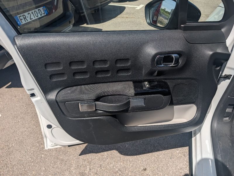 Citroen c3 ii 1.2 puretech 110ch shine 56.000kms excellent etat bm6 apple car play camera de recul e