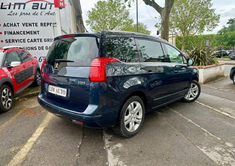PEUGEOT 5008 1.6 BlueHDI 120 ALLURE 7 Places