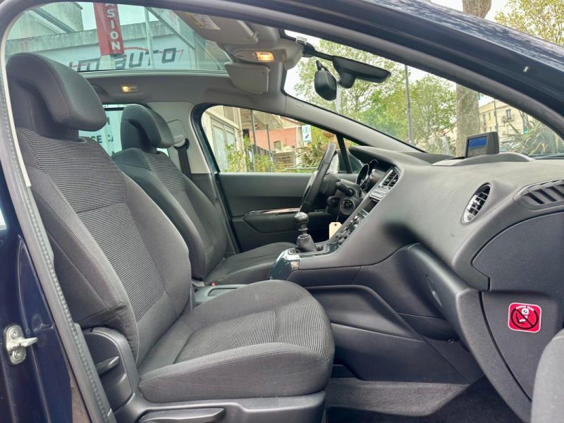 PEUGEOT 5008 1.6 BlueHDI 120 ALLURE 7 Places