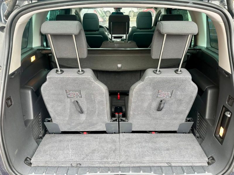 PEUGEOT 5008 1.6 BlueHDI 120 ALLURE 7 Places