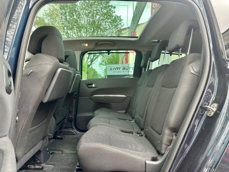 PEUGEOT 5008 1.6 BlueHDI 120 ALLURE 7 Places