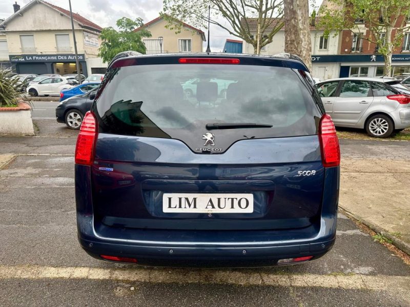 PEUGEOT 5008 1.6 BlueHDI 120 ALLURE 7 Places
