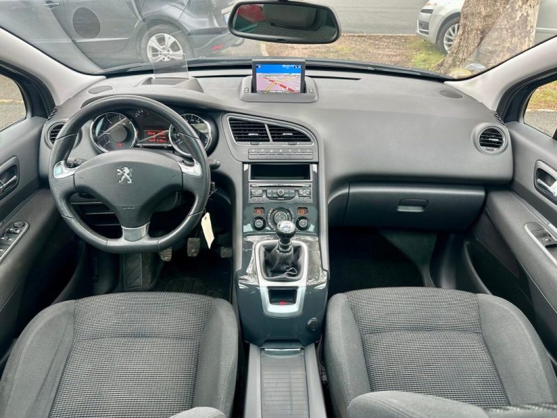 PEUGEOT 5008 1.6 BlueHDI 120 ALLURE 7 Places