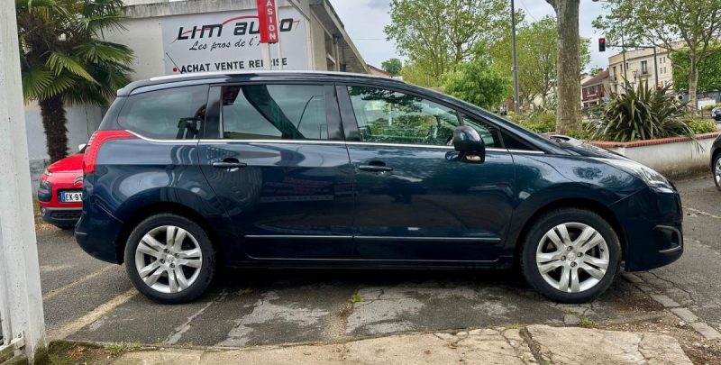 PEUGEOT 5008 1.6 BlueHDI 120 ALLURE 7 Places