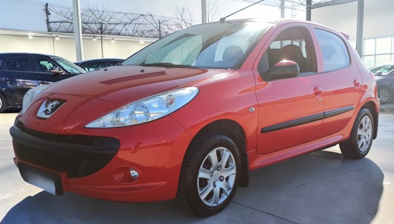 PEUGEOT 206+ 5P 1ER MAIN GARANTIE 6MOIS