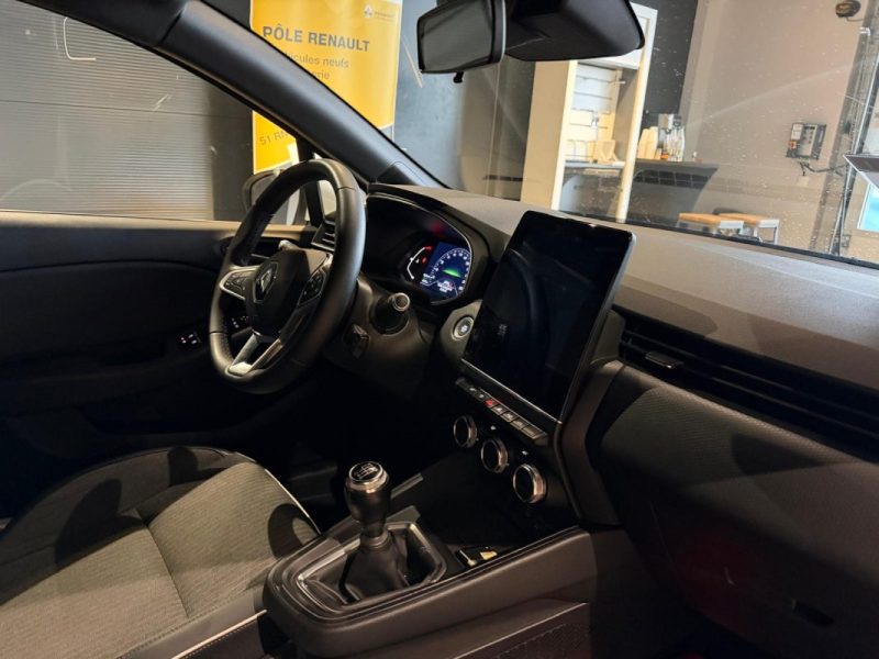 RENAULT CLIO  TCE 90 INTENS CAMERA 360° / GRAND ECRAN 9.3P / ANGLES MORTS  2021