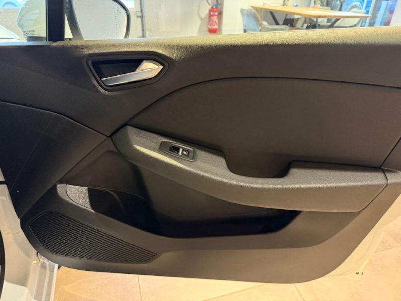 RENAULT CLIO  TCE 90 INTENS CAMERA 360° / GRAND ECRAN 9.3P / ANGLES MORTS  2021