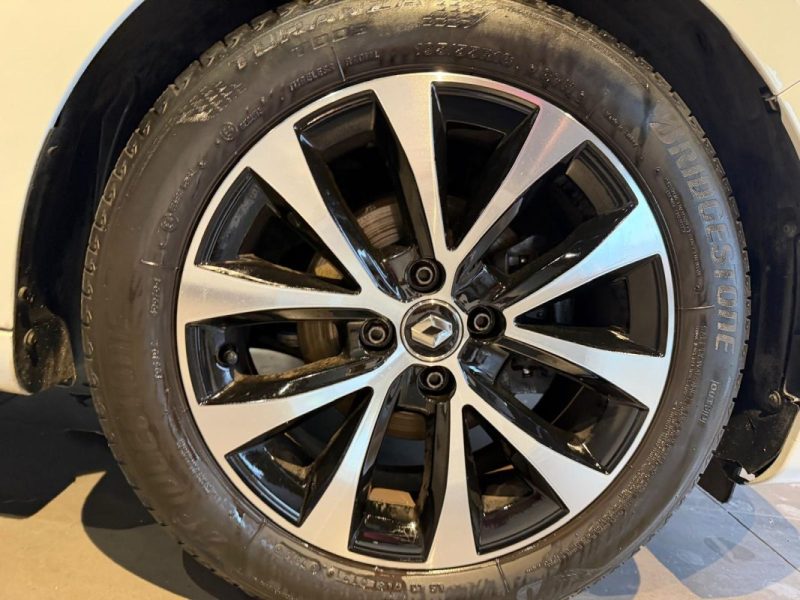 RENAULT CLIO  TCE 90 INTENS CAMERA 360° / GRAND ECRAN 9.3P / ANGLES MORTS  2021