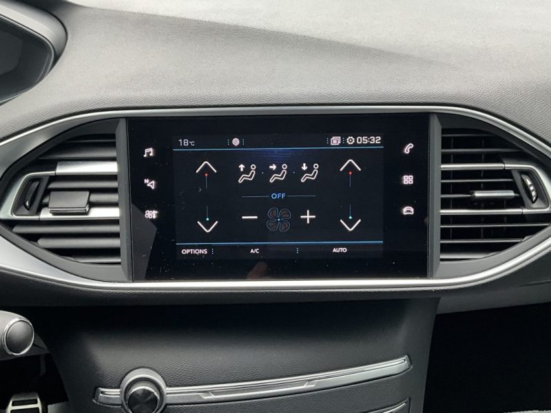 PEUGEOT  308  1,5 BLUE-HDI 130 CV ALLURE PACK  *CAMÉRA DE RECUL - BOÎTE 6 VITESSES 