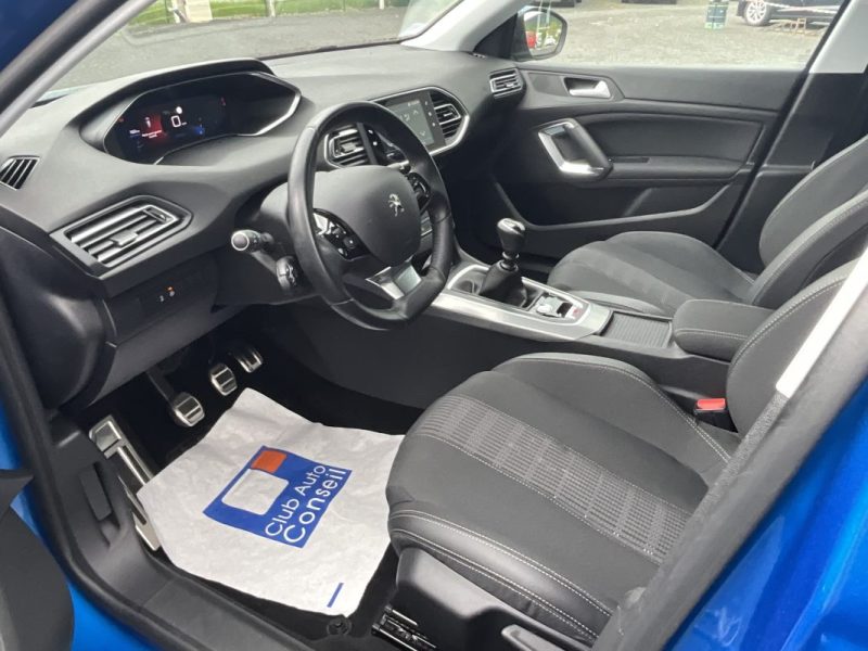 PEUGEOT  308  1,5 BLUE-HDI 130 CV ALLURE PACK  *CAMÉRA DE RECUL - BOÎTE 6 VITESSES 