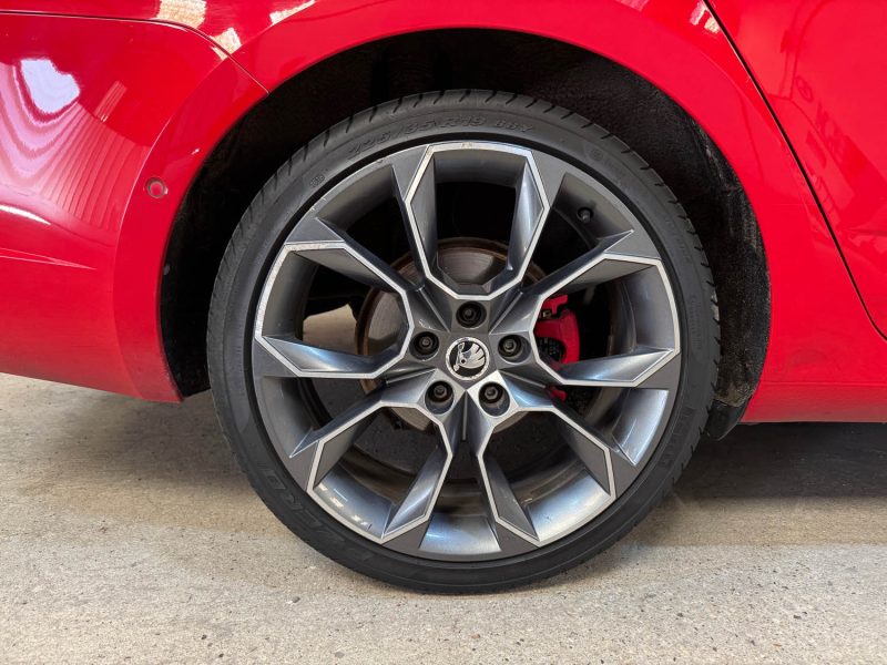Skoda Octavia III 2.0 TDI 184CH RS DSG6 | Caméra | Toit ouvrant| Son Canton