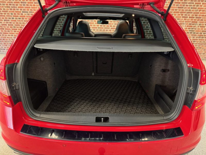 Skoda Octavia III 2.0 TDI 184CH RS DSG6 | Caméra | Toit ouvrant| Son Canton