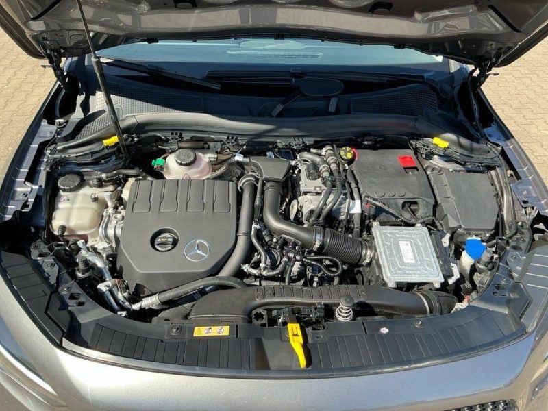 Mercedes GLA 250E  PROGRESSIVE LINE • Distronic • Attelage • 1ère main