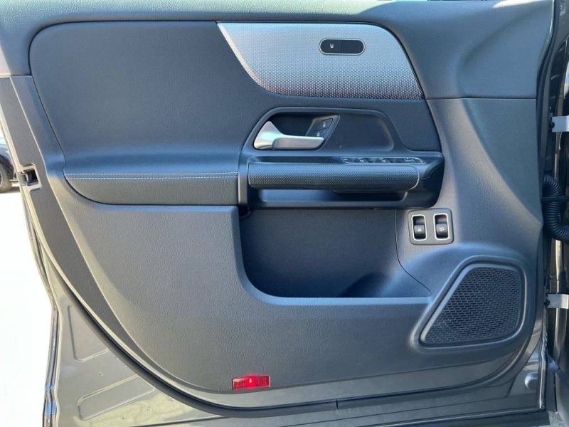 Mercedes GLA 250E  PROGRESSIVE LINE • Distronic • Attelage • 1ère main