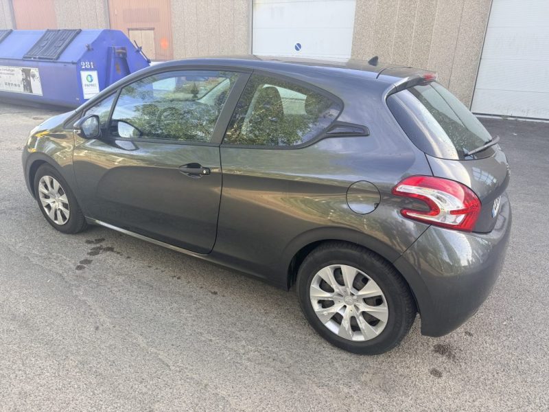 PEUGEOT 208 1.4 HDI 68 ACCESS 2012