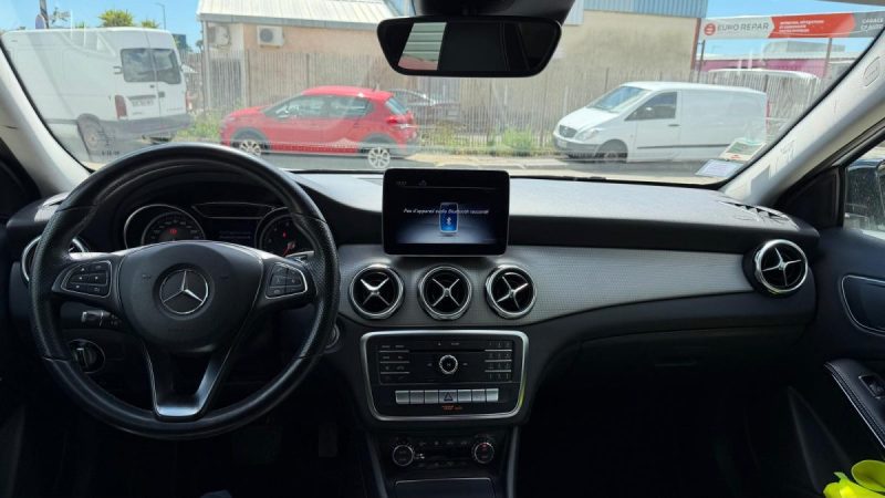 MERCEDES-BENZ CLASSE GLA Sensation 180 122cv  2019