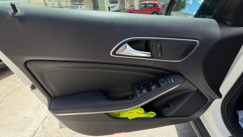 MERCEDES-BENZ CLASSE GLA Sensation 180 122cv  2019