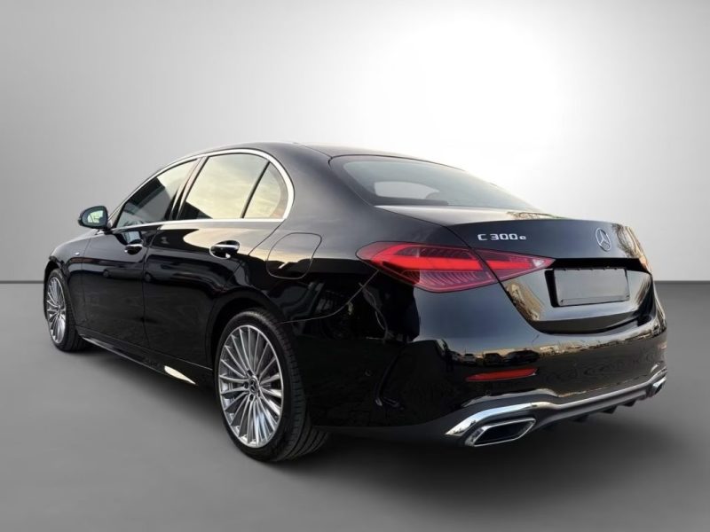 Mercedes CLASSE C 300E AMG LINE PREMIUM 4MATIC – PANO • DIGITAL LIGHT • 19”