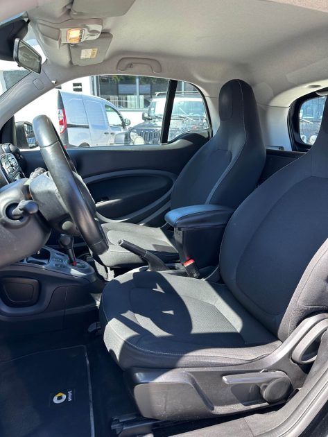 SMART FORTWO 90 CH PASSION TWINAMIC ECRAN GPS EN SUPPLEMENT 