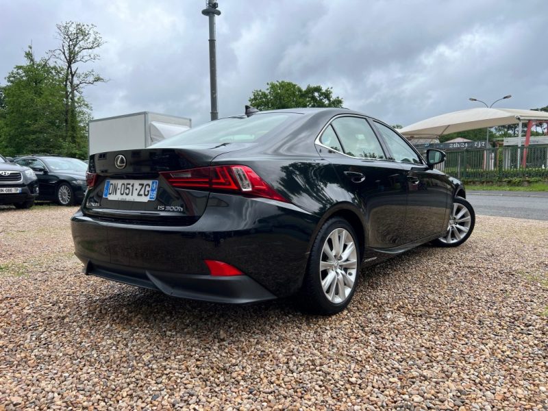 LEXUS IS 300H 233 ch Business NG LUXE