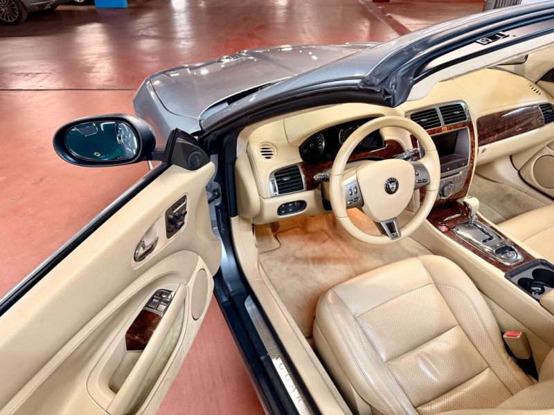 Jaguar XKR 4.2i V8 CABRIOLET  416 Ch
