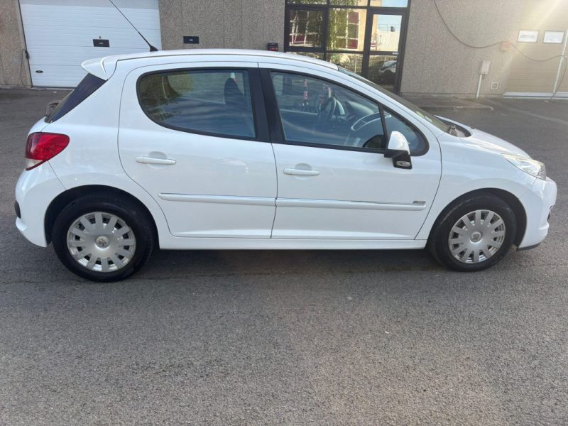 PEUGEOT 207 1.6 HDI 92 98G 2011