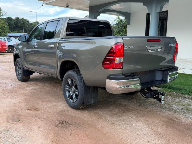 TOYOTA HILUX DOUBLE CABINE INVINCIBLE BVA  2025