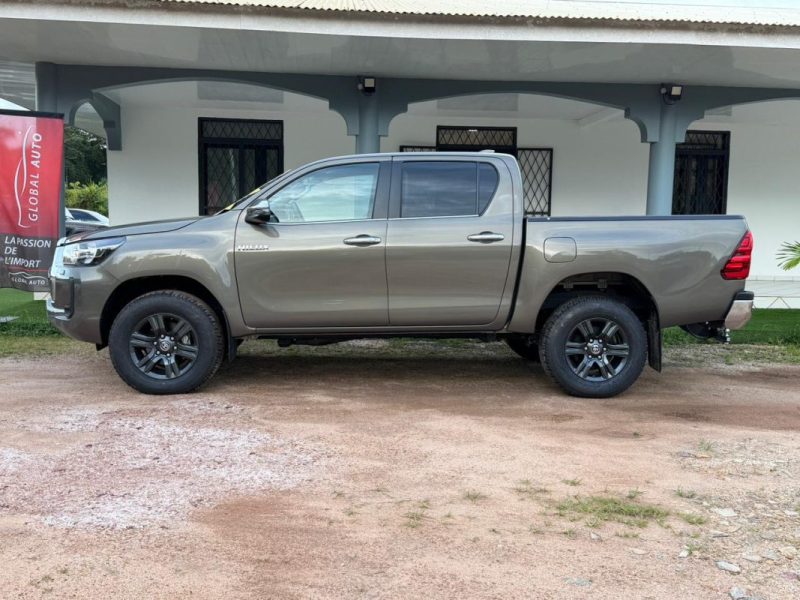 TOYOTA HILUX DOUBLE CABINE INVINCIBLE BVA  2025