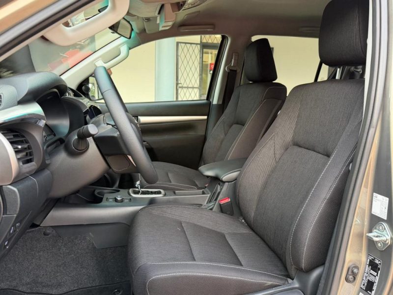 TOYOTA HILUX DOUBLE CABINE INVINCIBLE BVA  2025