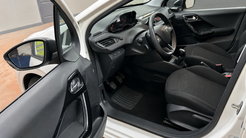 PEUGEOT 208 1.4 HDI 68CV