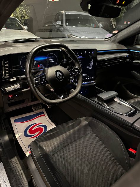 MAGNIFIQUE RENAULT AUSTRAL ICONIC ESPRIT ALPINE 200 CH (ENTRETIEN RENAULT, HARMAN KARDON, TOIT PANO)