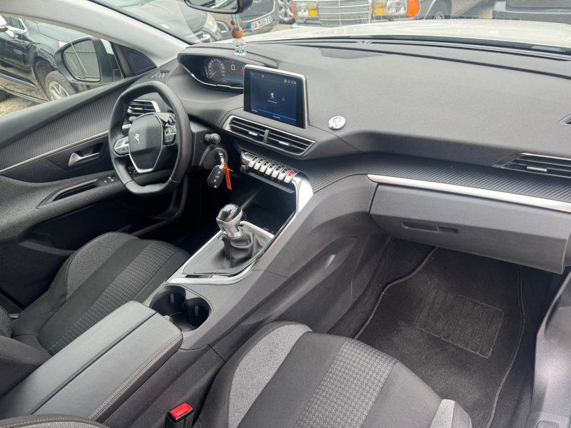 PEUGEOT 3008 II 1.5 BLUE HDI 130 ACTIVE  2020