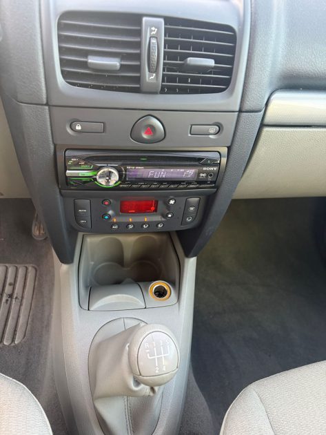 RENAULT CLIO II 1.6 107ch 16V Privilége