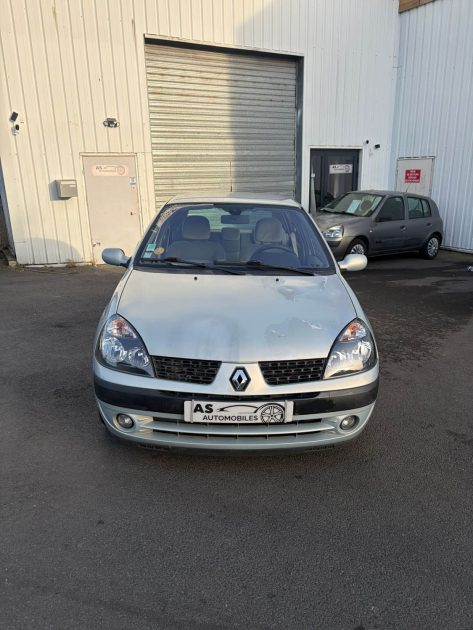 RENAULT CLIO II 1.6 107ch 16V Privilége