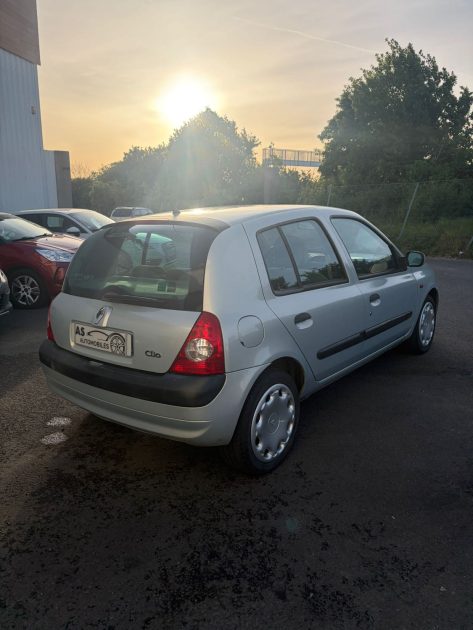RENAULT CLIO II 1.6 107ch 16V Privilége