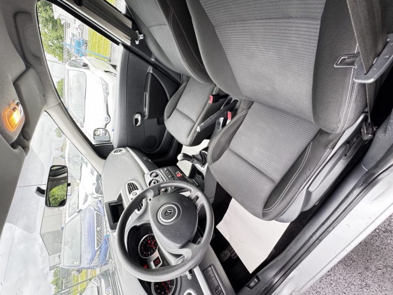 RENAULT CLIO III TOMTOM LIVE 1.2 16V 2012