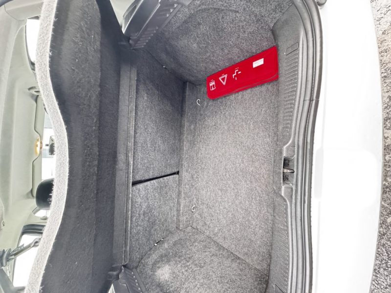 RENAULT CLIO III TOMTOM LIVE 1.2 16V 2012