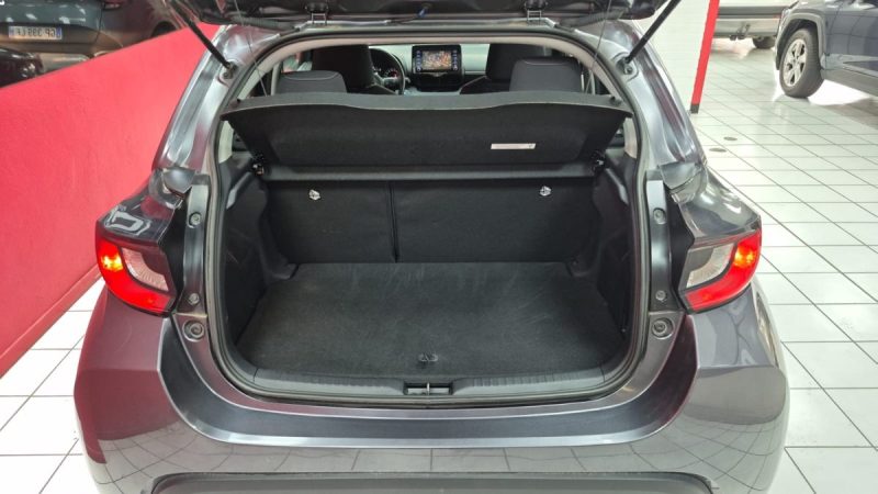 TOYOTA YARIS 4 BERLINE 116cv DYNAMIC BUSINESS 2022/1 ERE MAIN/TVA RECUPERABLE