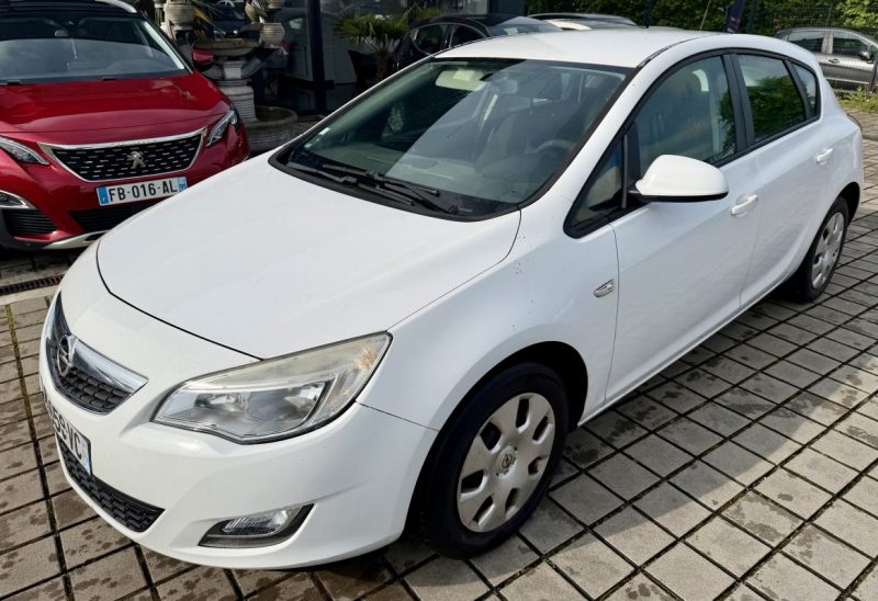 OPEL ASTRA 1.4 TWINPORT 100 ESSENTIA 2010