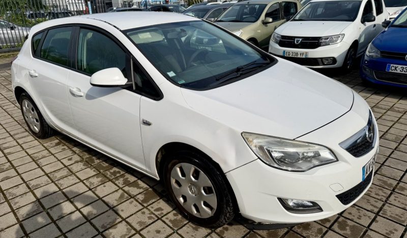 OPEL ASTRA 1.4 TWINPORT 100 ESSENTIA 2010