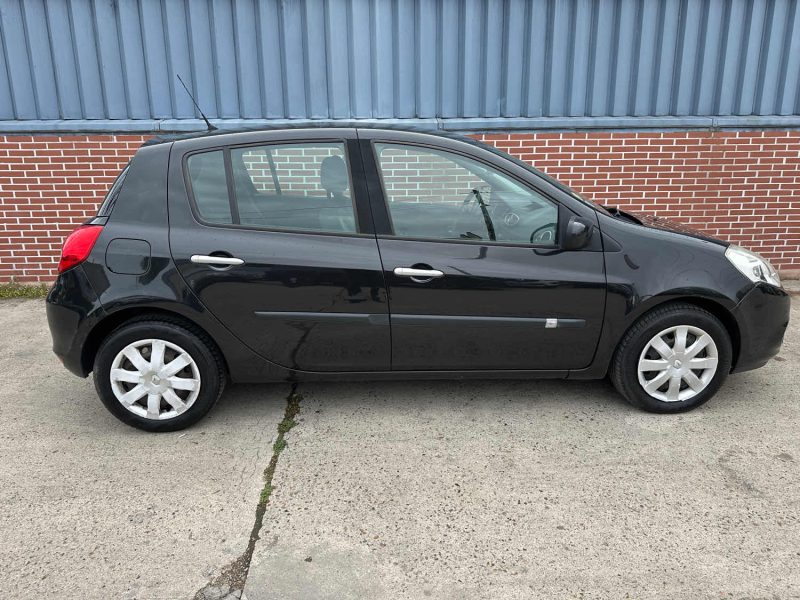 RENAULT CLIO III EXPRESSION  2010