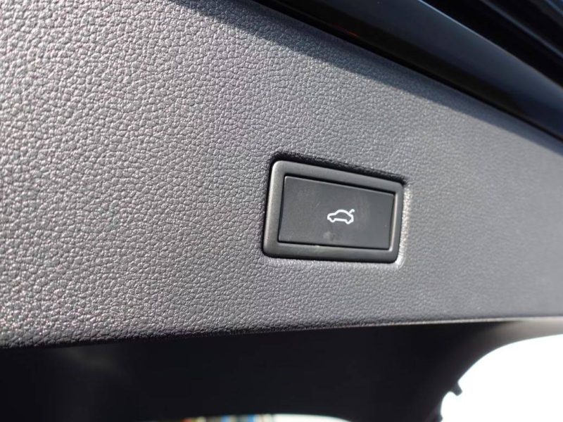 VOLKSWAGEN  T-ROC / 2.0 TDI AUT. STYLE – BLACKSTYLE 2025