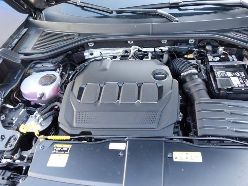 VOLKSWAGEN  T-ROC / 2.0 TDI AUT. STYLE – BLACKSTYLE 2025