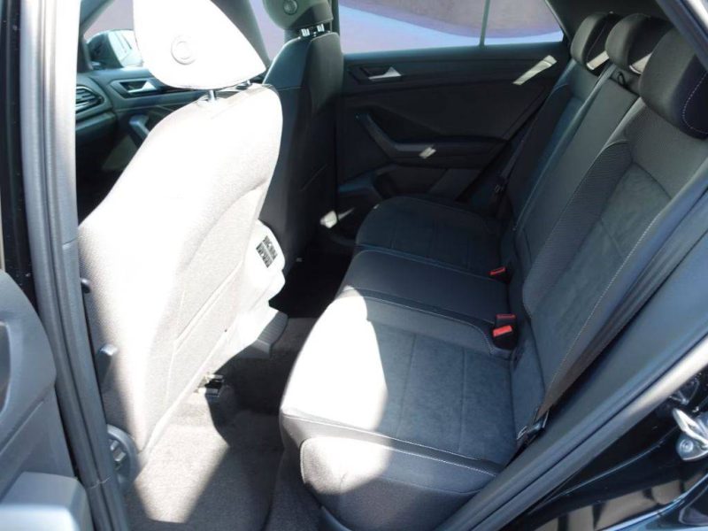 VOLKSWAGEN  T-ROC / 2.0 TDI AUT. STYLE – BLACKSTYLE 2025