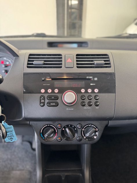 SUZUKI  SWIFT 1.3 92CV VVT - MOTEUR À CHAÎNE - GARANTIE 12MOIS OU 15.000KM - RÉVISÉE CT OK 2008