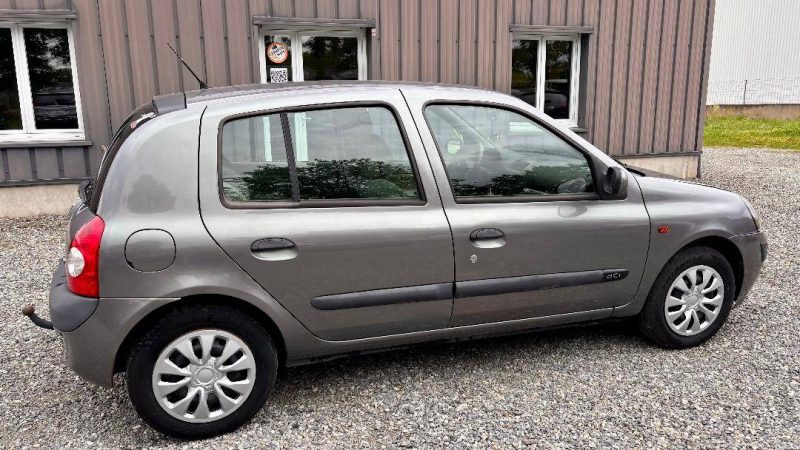 RENAULT CLIO 1.5 DCI 2002